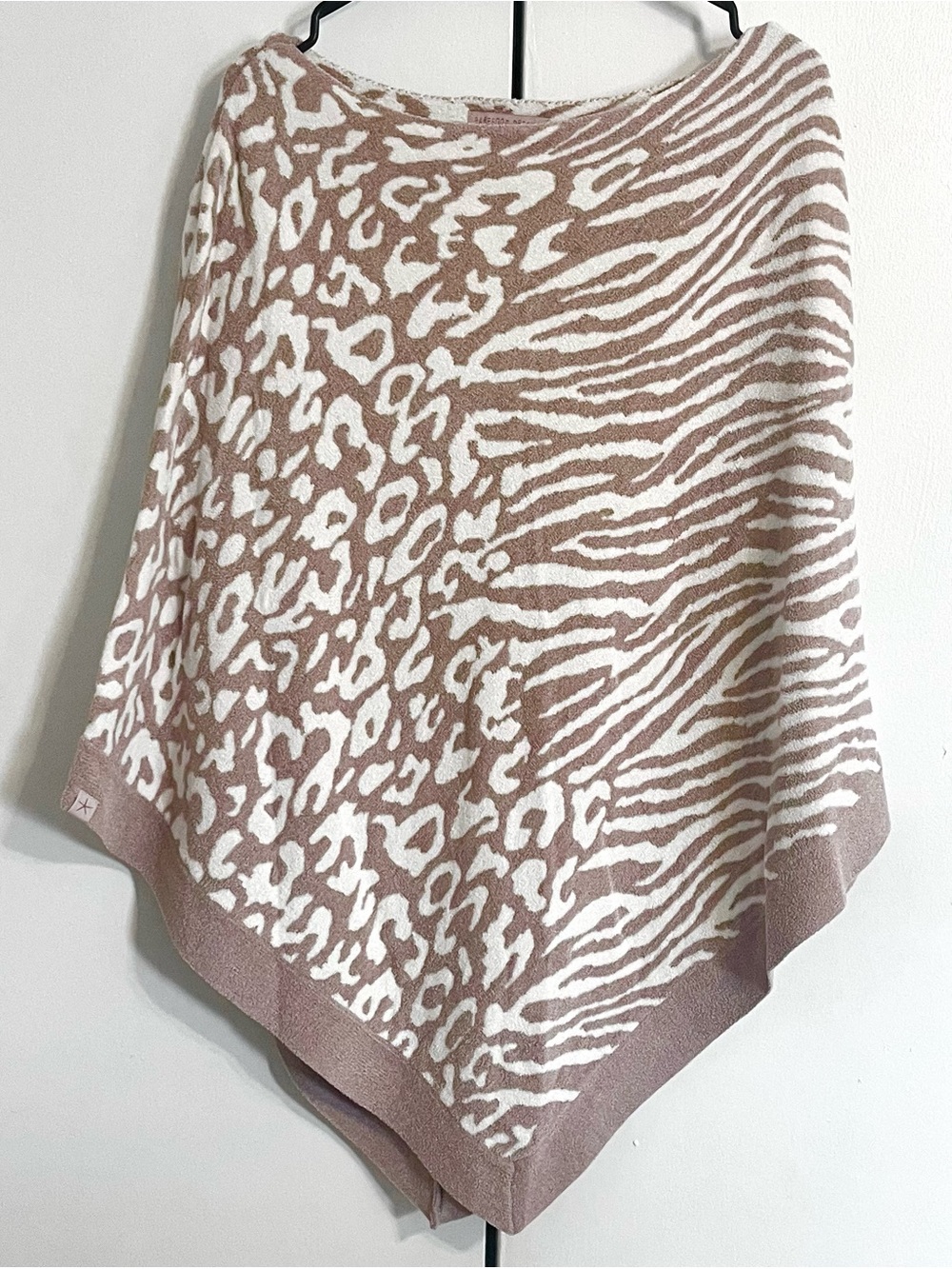 Barefoot Dreams Leopard Zebra Print Poncho OS Cozy Casual Chic Neutral Lounge